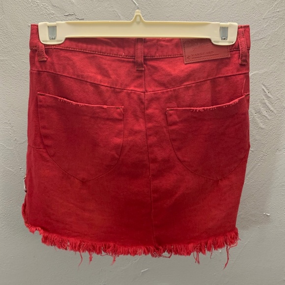 Denis Distressed Mini Skit - Picture 3 of 3